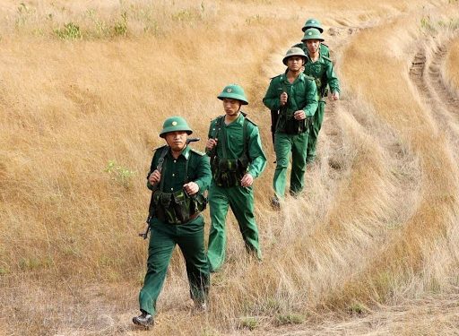 Hành quân cùng các chú